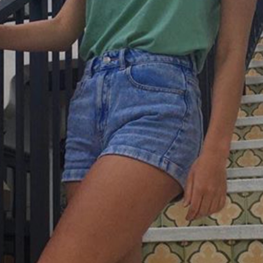 Pacsun Mom Short Light Wash Size 27